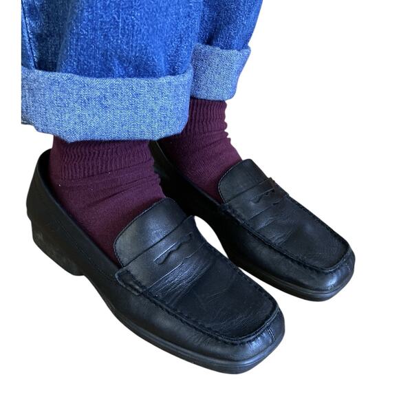 AEROSOLES Shoes - Vintage 90s Y2k What’s What Aerosoles Black Leather Square Toe Penny Loafers 7